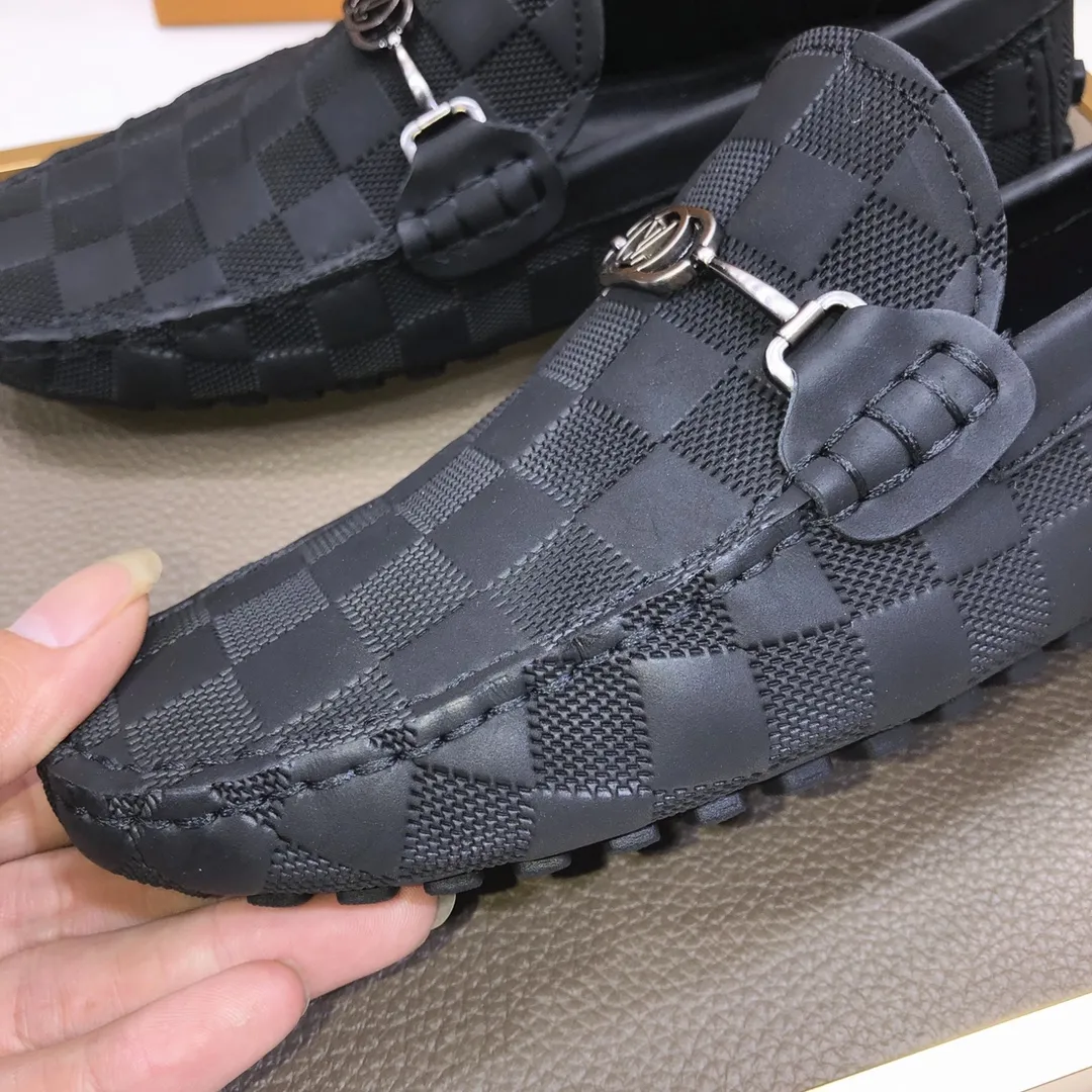 Men's men's shoes 💰420💰 [LV Doudou shoes] (water-dyed cowhide lining) new model is on the market, available on the official website. The new Doudou shoes are processed into single-color materials, and the uppers are made of imported cowhide material. The body of the shoe is fully hemmed with mark thread, and is lined with imported original cowhide leather. The elegant shoe shape is super suitable for all-matching, and the size is 38-44.
